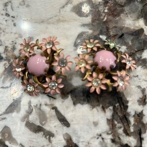 Flower 🌸 clip on earrings old school vintage retro style jewelry